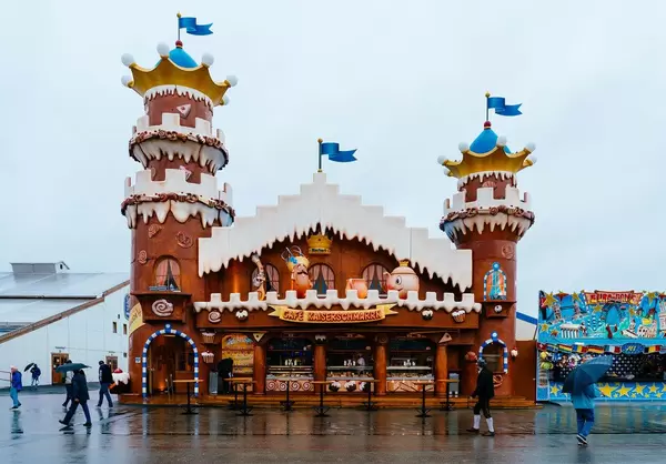Café Kaiserschmarrn: das Zuckerschloss beim Oktoberfest in München