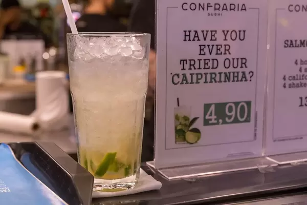 Caipirinha Longdrink mit Eis