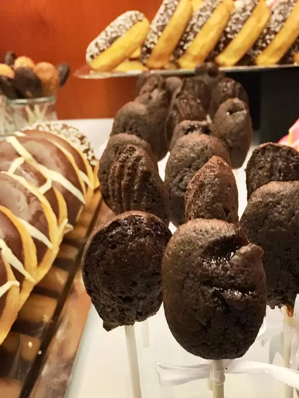 Cake Pops und Donuts