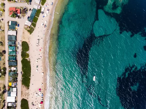 Campingplatz Camping Paliouri aus der Vogelperspektive. Camping unweit vom Strand