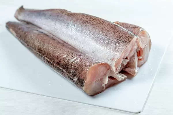 Carcasses of fresh raw fish hake (Flip 2019)