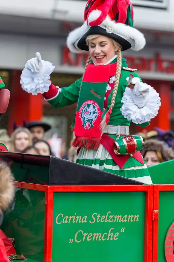 Carina Stelzmann im Pferdewagen der Altstädter Köln 1922 - Kölner Karneval 2018