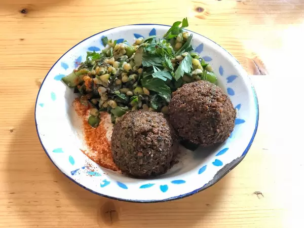 Carrot Cake mit Cashew-Lemon Frosting