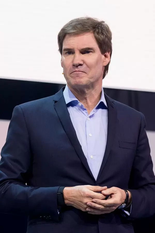 Carsten Maschmeyer als Investor auf der Bühne bei der Digital X in Köln