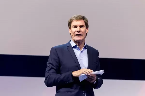 Carsten Maschmeyer keynote at Digital X 2019 in Cologne