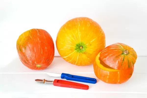 Carve Halloween Pumpkin