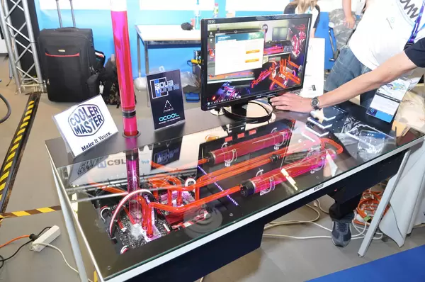 Case Modding: umgebauter Tisch