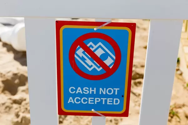 Cash not accepted sign at North Avenue Beach in Chicago