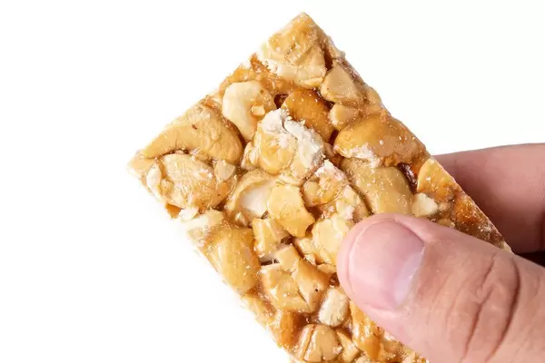 Cashew Bar in the hand (Flip 2019)