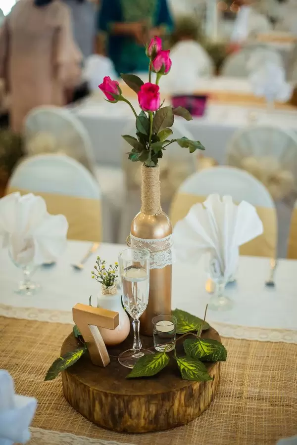 Center piece at a wedding table  Flip 2019