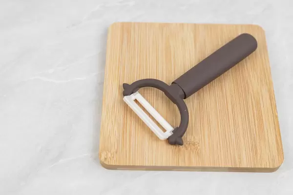 Ceramic Peeling tool fod vegetables