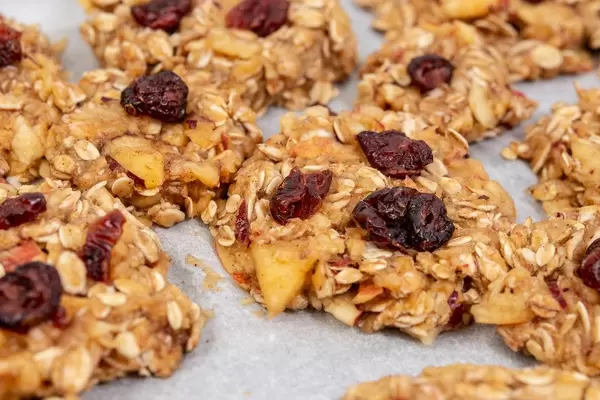 Cereal and Apple cookies with Raisins