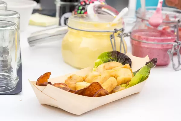 Ceviche: Frittierter Fisch mit Süßkartoffelchips