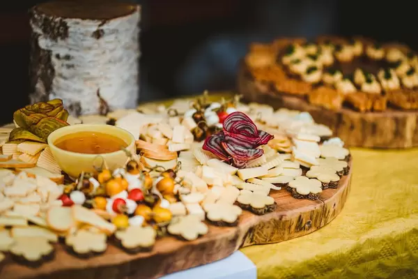 Cheese Asorti Plate With Redish Decor- Sauce And Little Bread Snacks