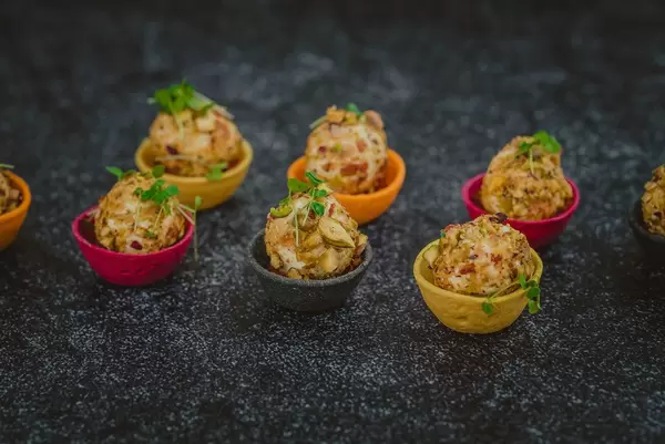 Cheese Balls With Almonds