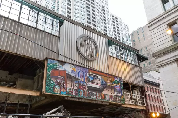 Chicago CTA building in need of renovation