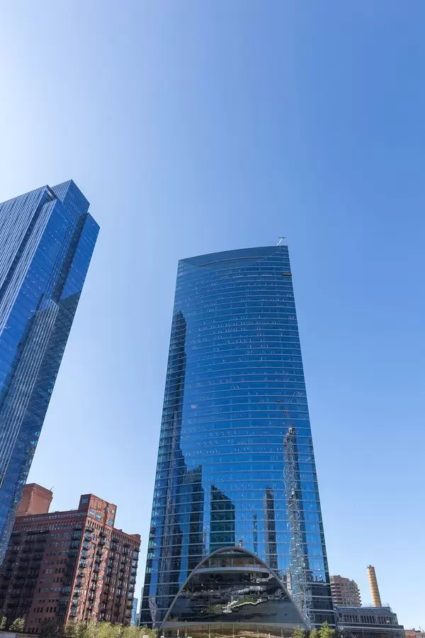 Chicago's architecture: skyscrapers seen from the Chicago River