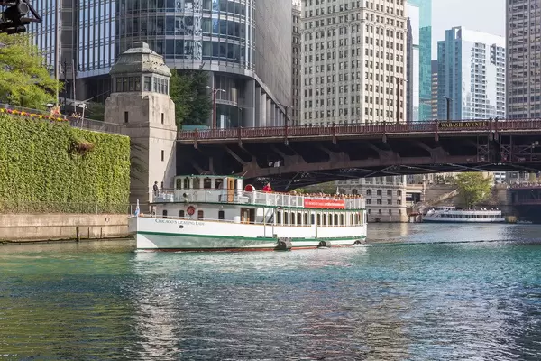 Chicago's Leading Lady cruise boat on a tour along the Chicago River