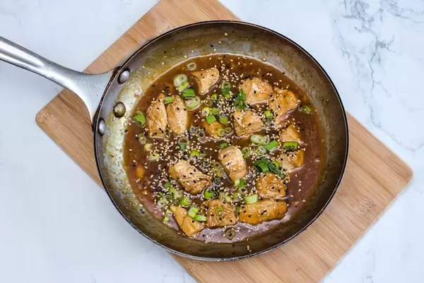 Chicken in a Sauce in a Pan  (Flip 2019)