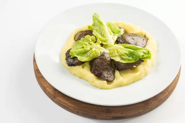Chicken Liver and Mashed Potatoes with Green Salad