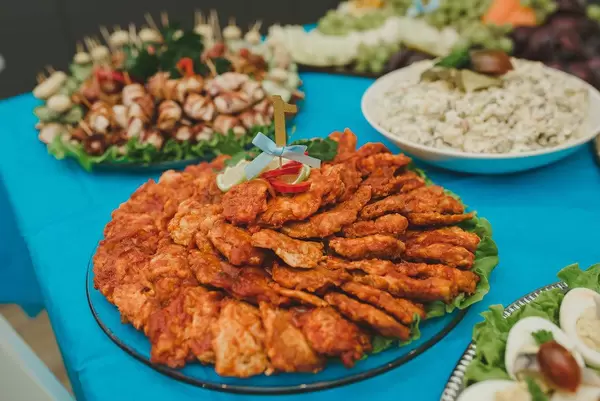 Chicken Meat Dish With Tomatoe Sauce On Table (Flip 2019)