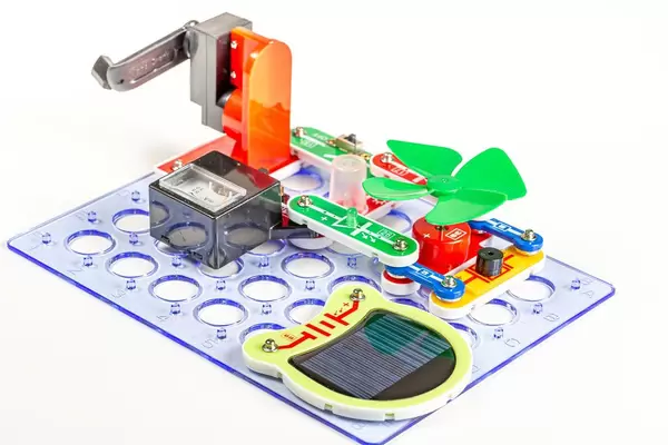 Children's educational constructor for studying electricity generation