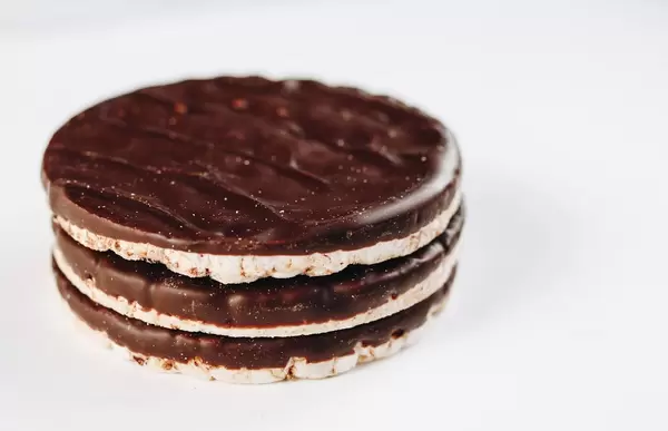 Chocolate rice cakes. Healthy dessert.
