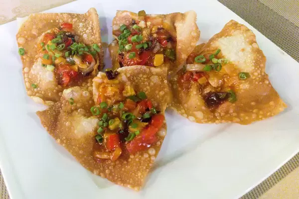 Chrispy Wonton (Wonton Frits). Local Food in Hoi An