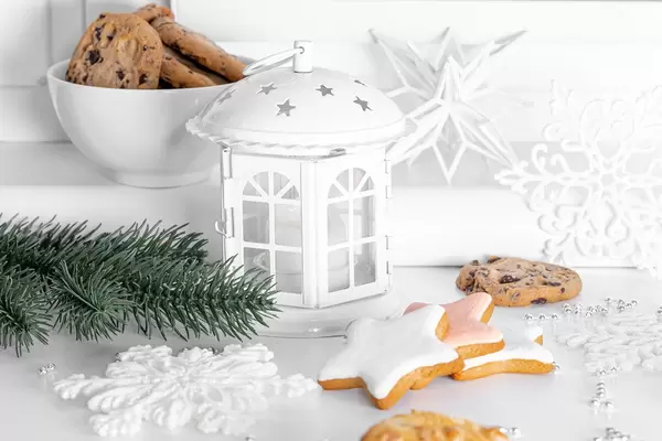 Christmas decor with lantern and cookies (Flip 2019)