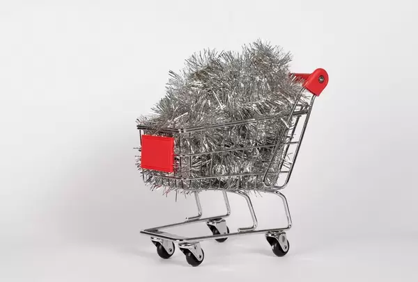 Christmas decoration in shopping cart  Flip 2019