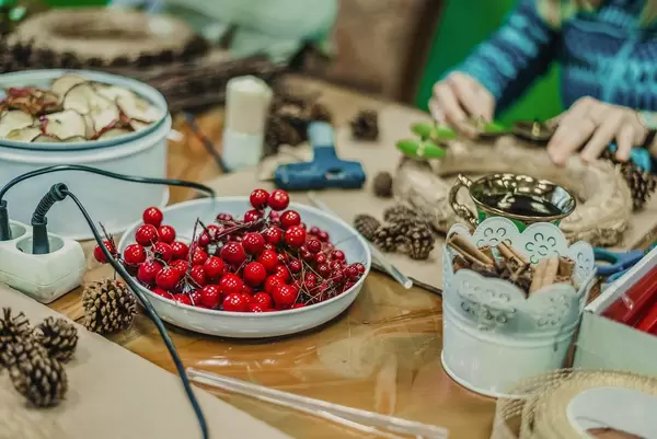 Christmas Workshop Berries decor