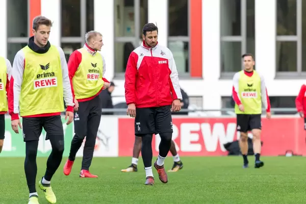 Claudio Pizarro, Lukas Klünter und Frederik Sørensen beim Training