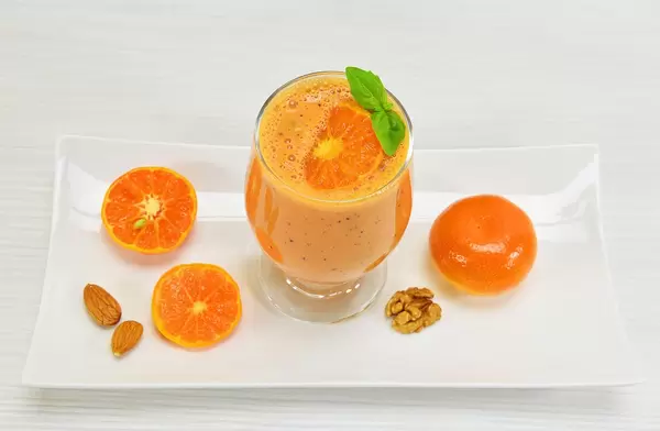 Clementinen-Nuss-Smoothie