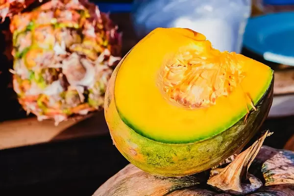 Close up of freshly sliced squash (Flip 2019)