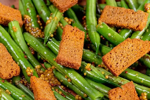 Close-up, salad with asparagus and rye rusks