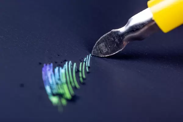 Close up, scratchboard drawing technique