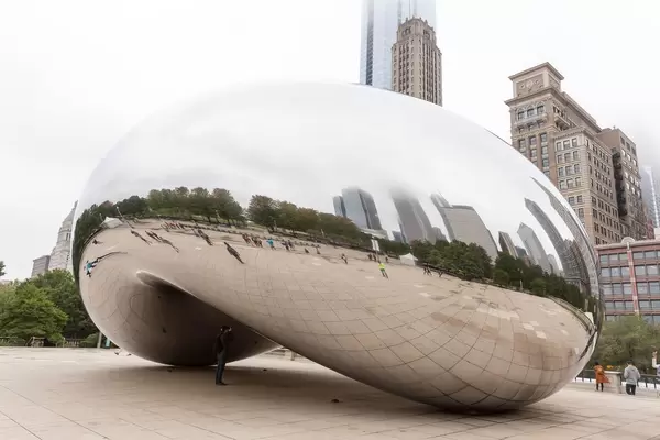 Cloud Gate sculpture in Chicago