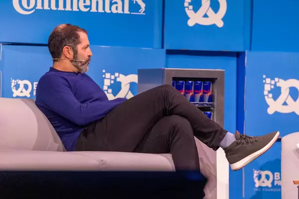 Co-Gründer der umweltfreundlichen und nachhaltigen Schuhmarke Allbirds: Joey Zwillinger im Interview auf der Gründermesse