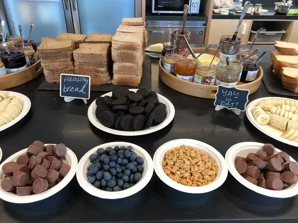 Co-working WeWork Member Breakfast für alles wird gesorgt