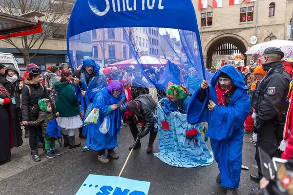 Cologne Carnival with creative costumes to address plastic waste flooding in the oceans