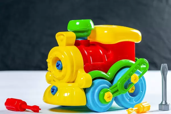 Color train toy with screwdrivers  Flip 2019