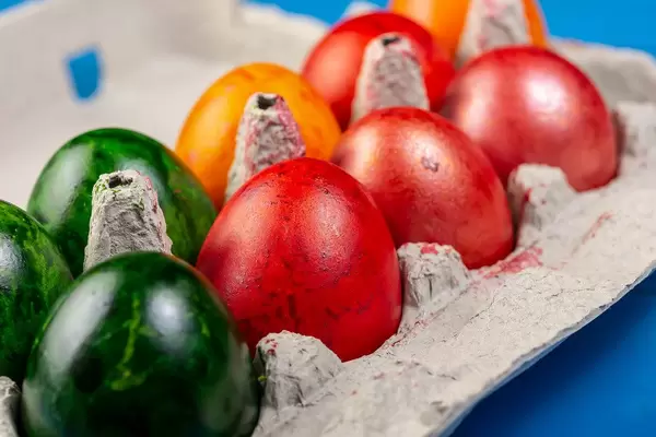 Colored Easter Eggs in cardboard box (Flip 2019)