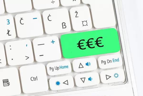 Computer keyboard with a Euro button concept