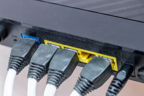 Connected Internet cable to Wi-Fi router (Flip 2019)