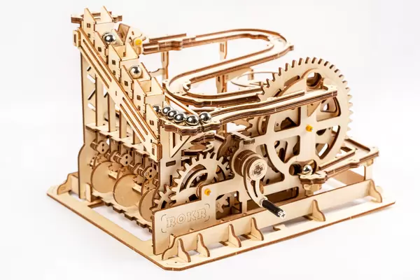 Construction of natural wood for an educational game