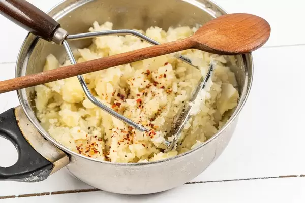 Cooked Potatoes with paprika and other spices (Flip 2020)