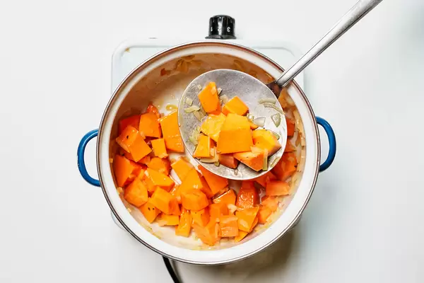 Cooking pumpkins on portable electric stove