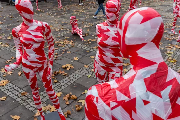 Coronavirus in Cologne: travelling art installation "It is like it is" by art student Dennis Josef Meseg