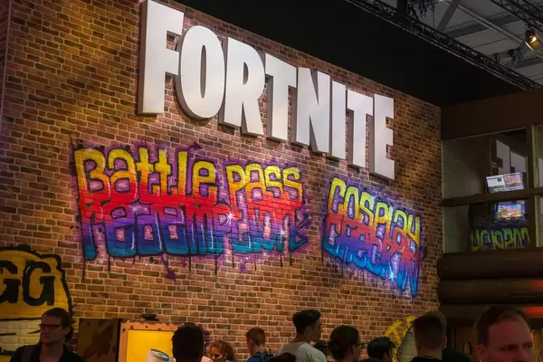 Cosplay Check In und Battlepass Redemption am Messestand von Fortnite
