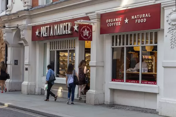 Costumers entering a Pret a Manger shop